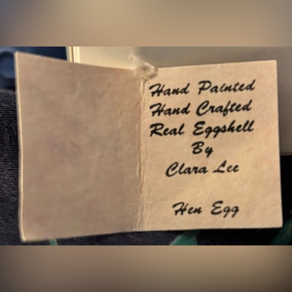 Christmas in the woods.Hand Painted Hand Crafted Real Hen Eggshell
Вy,Clara Lee - Picture 6 of 7